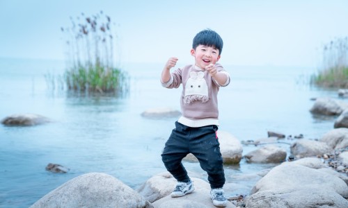 孩子发烧出汗了为什么还在烧-儿童发烧出汗后怎么处理方法、儿童发烧出汗后怎么处理方法 -孩子发烧出汗后吃什么网